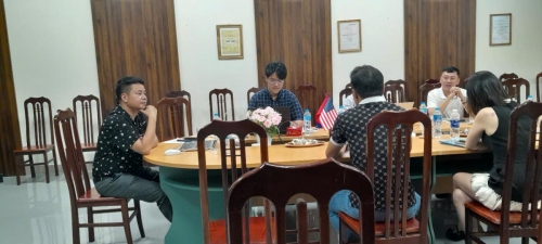 Ban lãnh đạo Công ty Sao Việt họp cùng đối tác